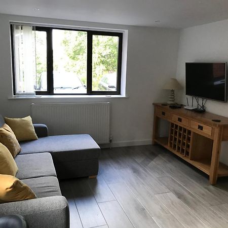 1 Bedroom Self Contained Separate Annexe In Exeter Ide Bagian luar foto