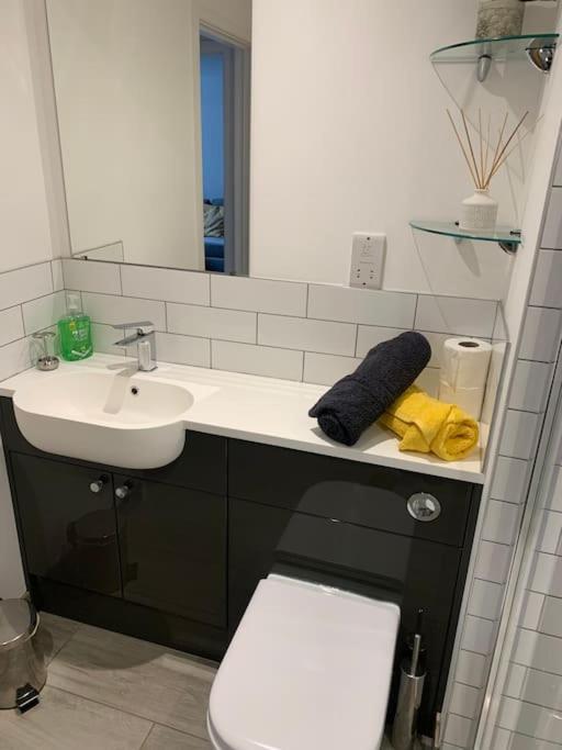 1 Bedroom Self Contained Separate Annexe In Exeter Ide Bagian luar foto
