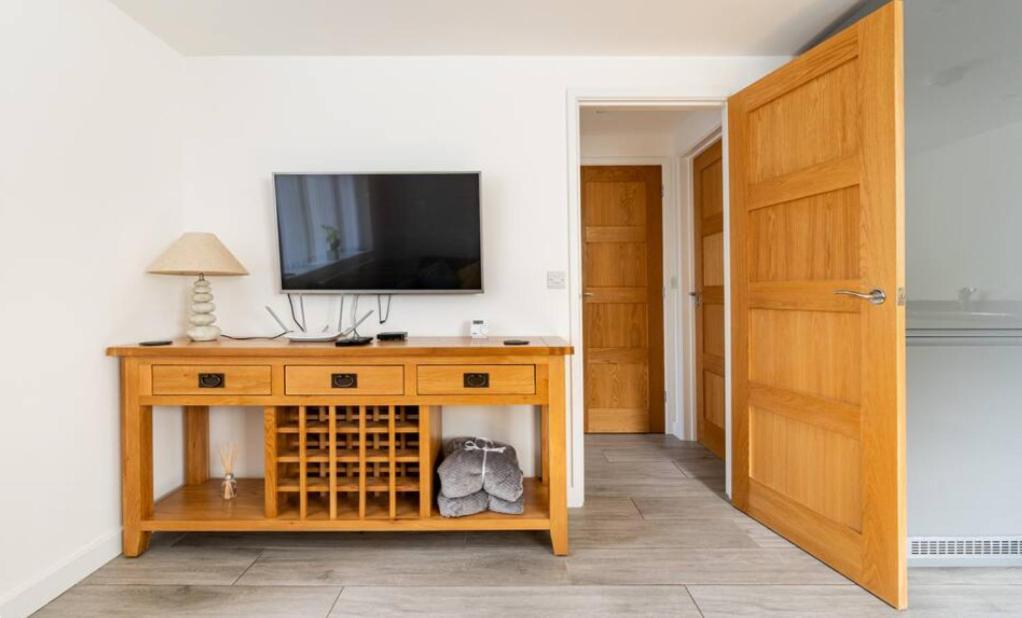 1 Bedroom Self Contained Separate Annexe In Exeter Ide Bagian luar foto