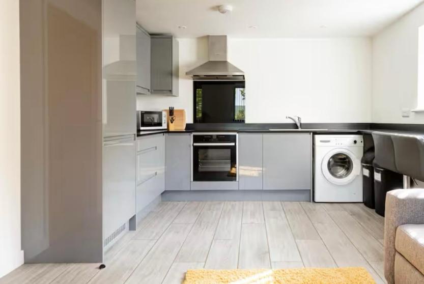 1 Bedroom Self Contained Separate Annexe In Exeter Ide Bagian luar foto