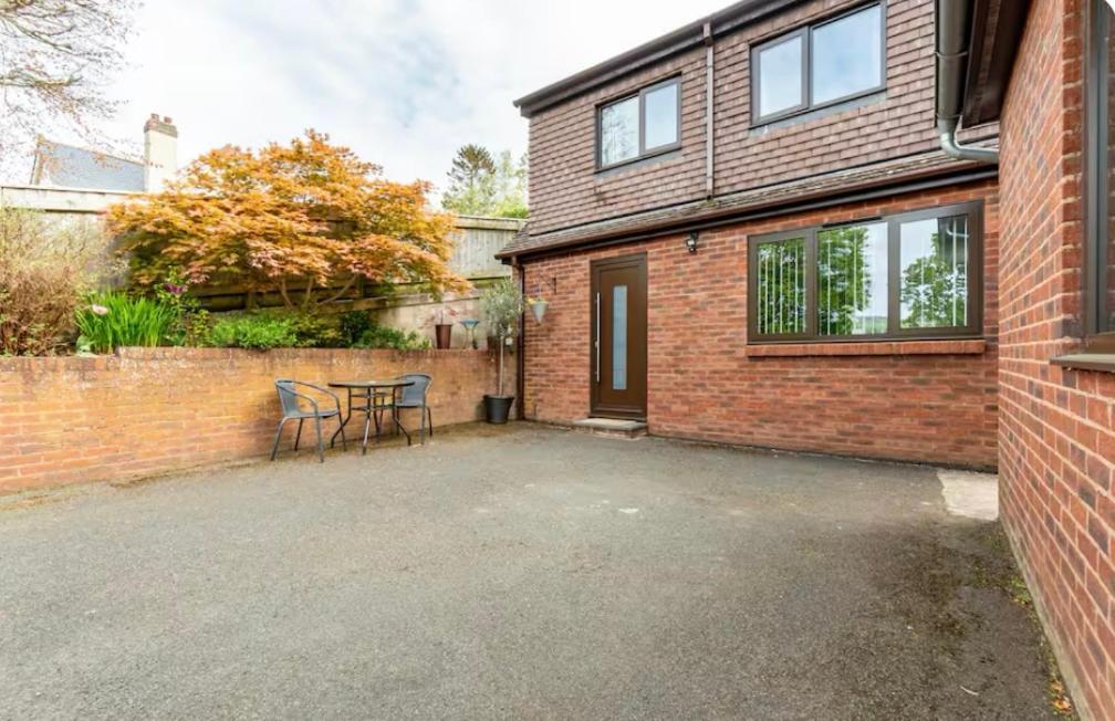 1 Bedroom Self Contained Separate Annexe In Exeter Ide Bagian luar foto